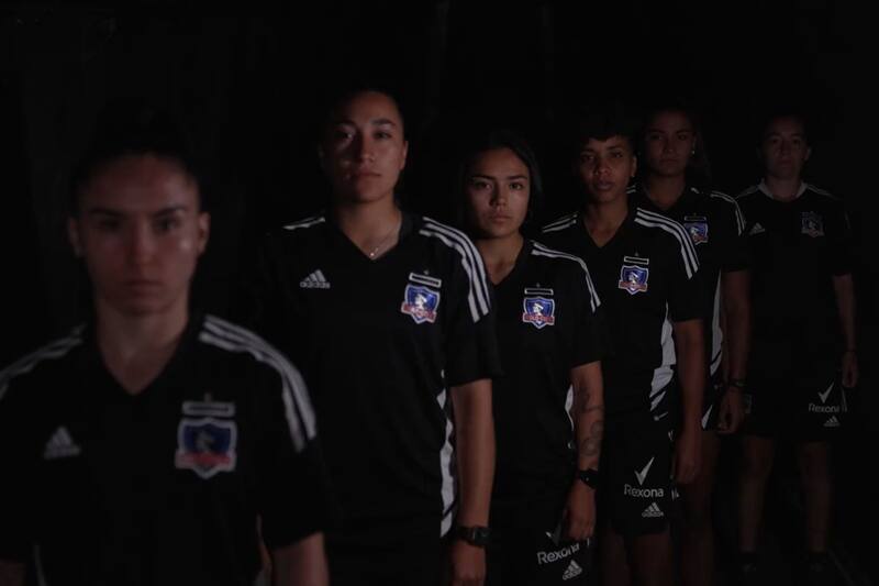 El plantel femenino de Colo Colo fue parte de la conmemoración del 8M.