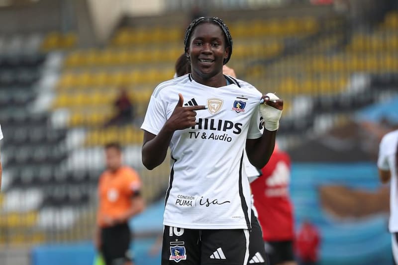 Con gol de Mary Valencia salvó la campaña perfecto y dio el primer golpe en semifinales. Foto: Instagram @colocolofemenino.