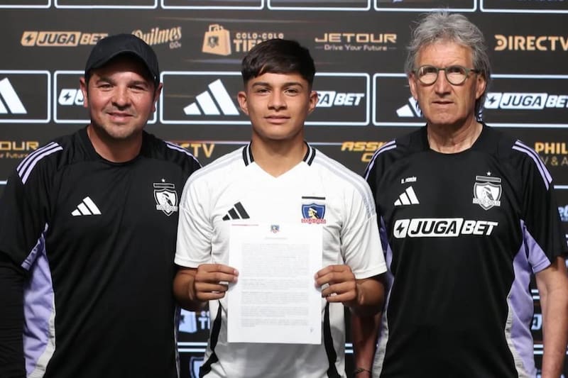 Héctor Tapia anticipó una gran cantidad de juveniles en la pretemporada del primer equipo. Foto: Colo Colo Oficial.