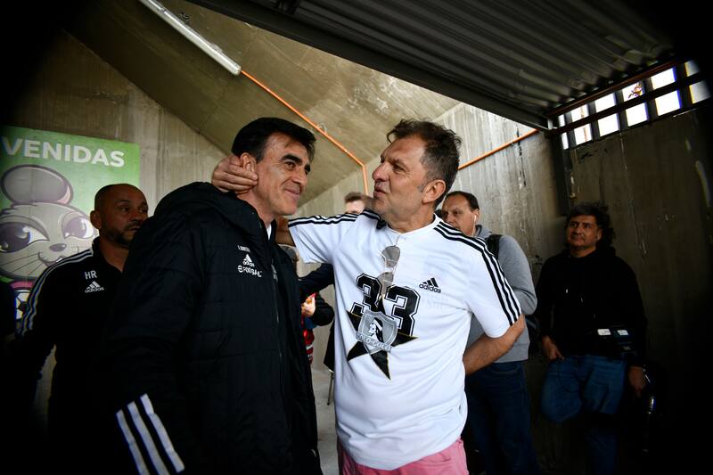 Quinteros no oculta su buena relación con el actual timonel albo, Aníbal Mosa, a quien indirectamente responsabiliza de la campaña colocolina en 2024.