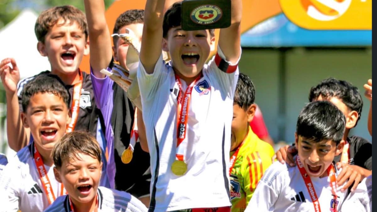 “La historia se repite”: Santiago Neira, hijo de Manolete, brilla como goleador y le da un nuevo título a Colo Colo