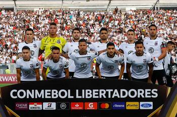 Nike y New Balance se sumaron a la carrera por vestir a Colo Colo