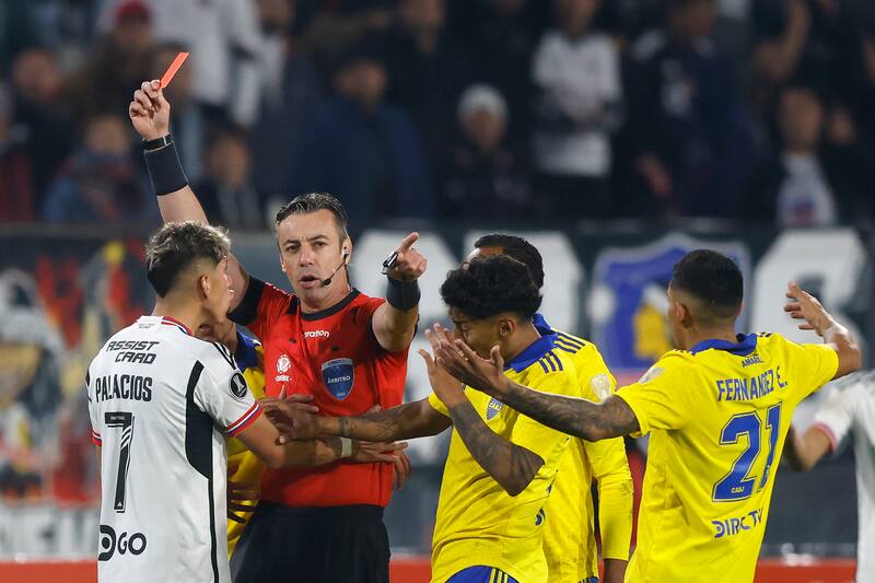 Raphael Claus expulsó a Carlos Palacios en la Copa Libertadores 2023.