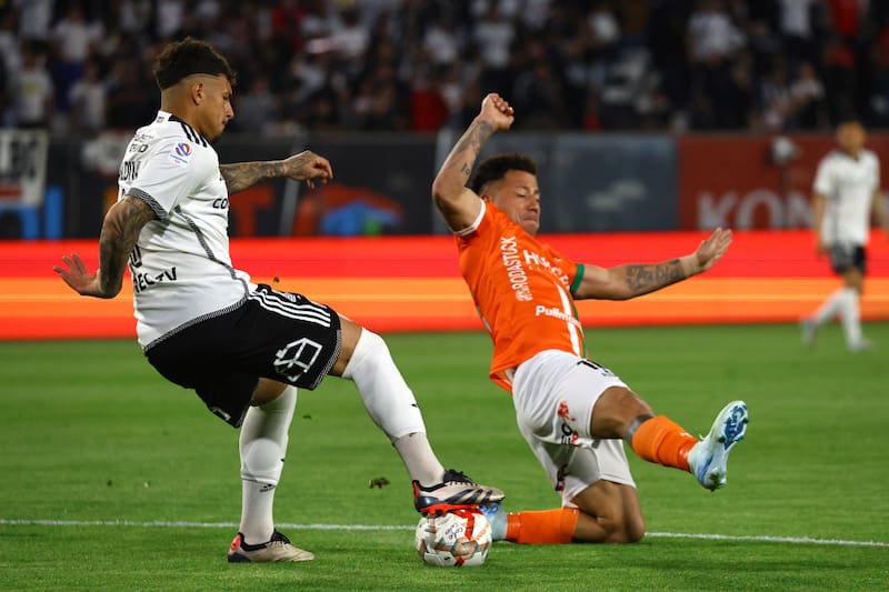Colo Colo ante Cobresal en el Estadio Monumental