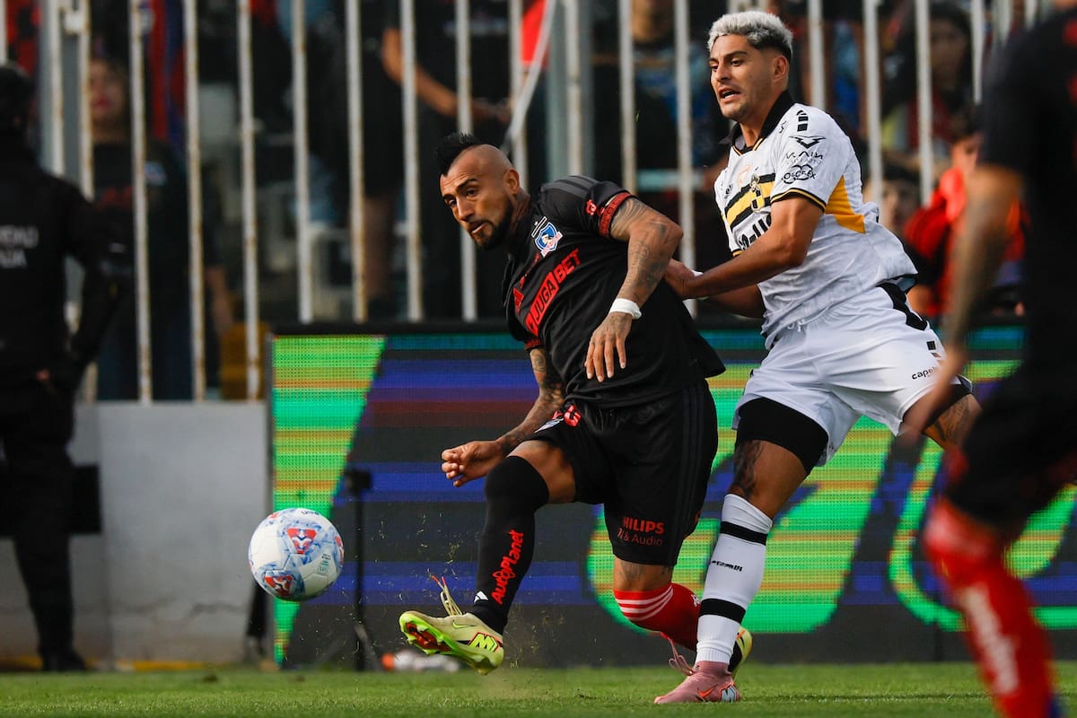 El Cacique ante los Piratas en el Monumental. Foto: ATON.