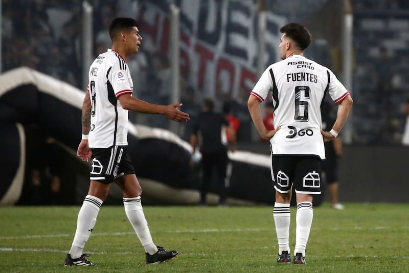 Futbol, Colo Colo vs Coquimbo Unido.
Fecha 6, campeonato Nacional 2023.
Los jugador de Colo Colo lamentan la derrota contra Coquimbo Unido durante el partido de primera division disputado en el estadio Monumental en Santiago, Chile.
26/02/2023
Jonnathan Oyarzun/Photosport
Football, Colo Colo vs Coquimbo Unido.
6nd turn, 2023 National Championship.
Colo Colo's players reacts after loosing against Coquimbo Unido during the first division match at the Monumental stadium in Santiago, Chile.
26/02/2023
Jonnathan Oyarzun/Photosport