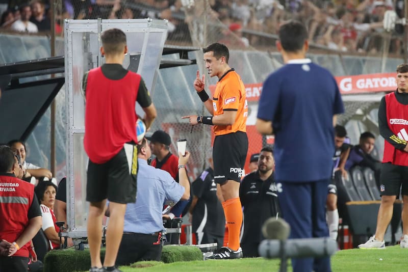 Rivarola salió al paso del controvertido penal a favor de Colo Colo: “Para mí...”- Foto: Aton.