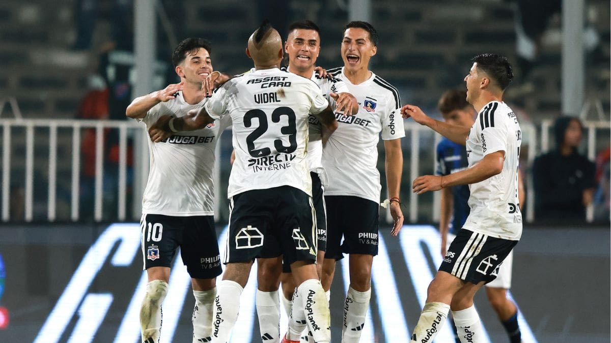 Colo Colo resuelve el partido con Huachipato y trepa al liderato del Campeonato Nacional