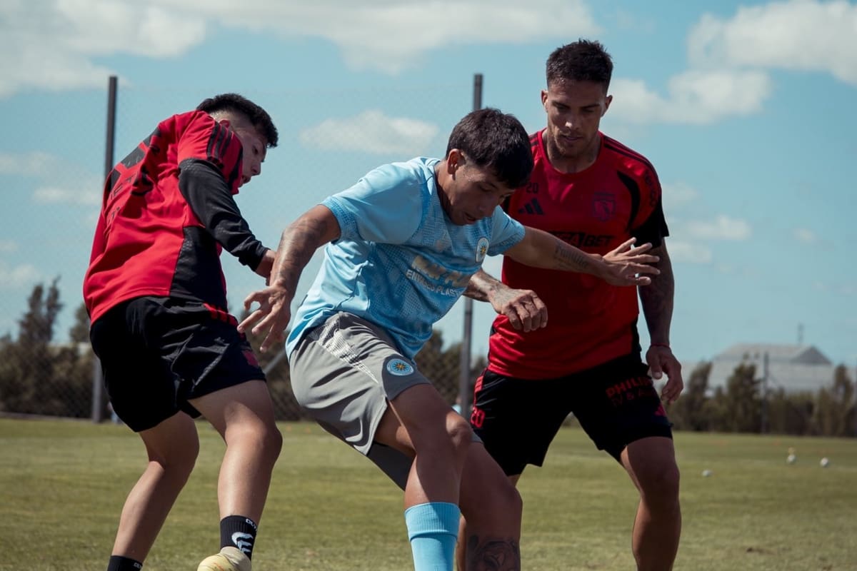 Ambos equipos se enfrentaron a puertas cerradas en Uruguay