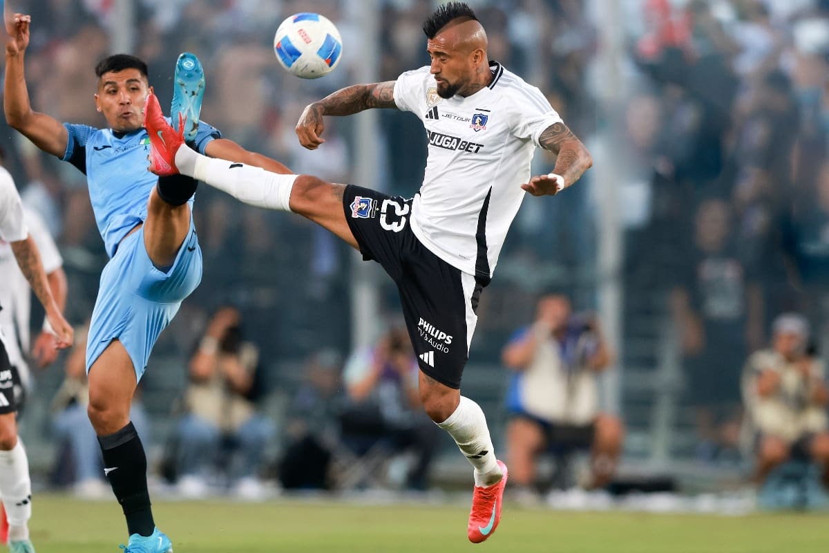 Se enfrentan por la Liga de Primera.