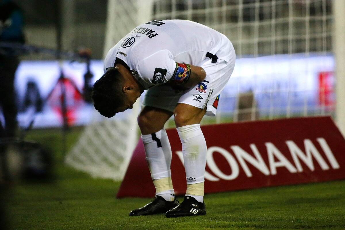 Futbol, Colo Colo vs Palestino.
Primera fecha, campeonato nacional 2020
El jugador de Colo Colo Esteban Paredes se lamenta luego de lesionarse durante el partido por primera division contra Palestino en el estadio Monumental.
Santiago, Chile.
28/01/2020
Marcelo Hernandez/Photosport
Football, Colo Colo vs Palestino.
First date, National Championship 2020
Colo Colo's player Esteban Paredes reacts during first division football match against Palestino at Monumental stadium.
Santiago, Chile.
28/01/2020
Marcelo Hernandez/Photosport