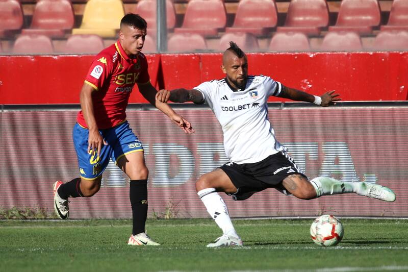 Arturo Vidal volvió oficialmente al fútbol chileno ante Unión Española. Agencia Aton