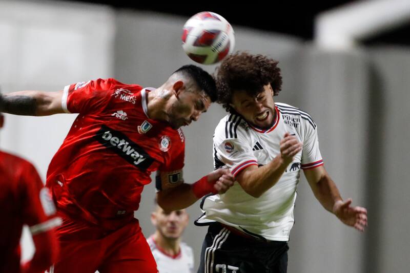 El partido entre Colo Colo y Unión La Calera tuvo que ser suspendido debido al frente de mal tiempo que afecta a la zona central. Foto: Agenda Aton.