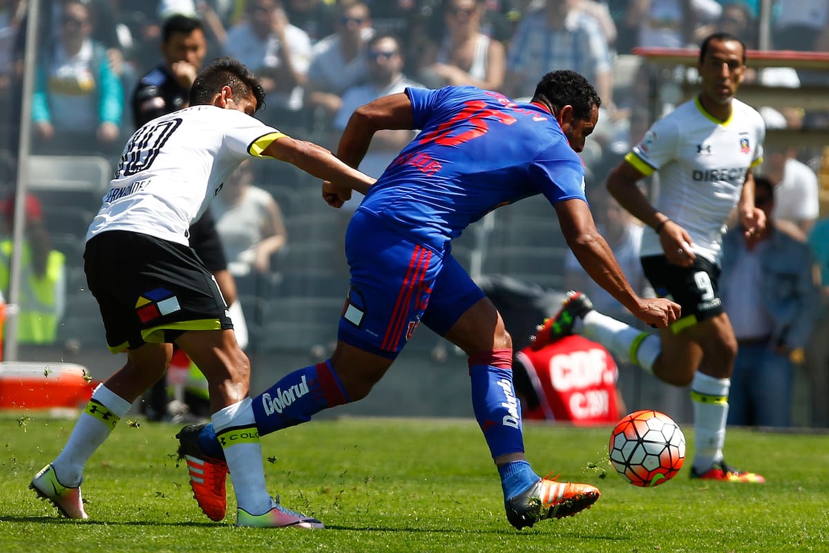 Colo Colo se enfrenta a la U este domingo.