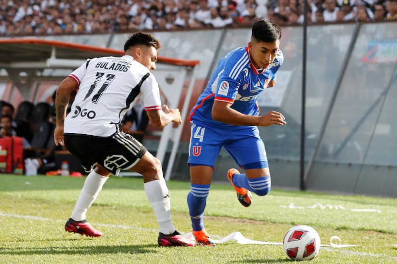 Club Universidad de Chile busca lateral izquierdo.