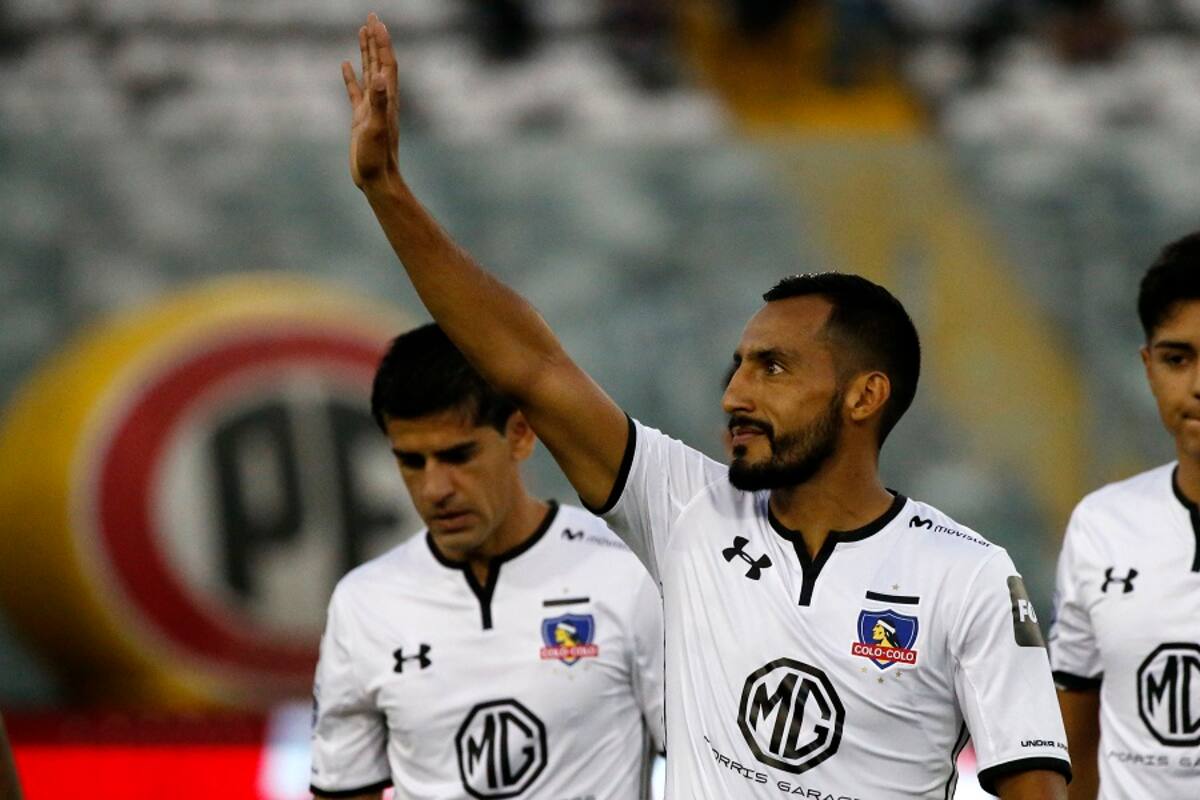 Futbol, Colo Colo vs Universidad de Concepcion
Segunda fecha, campeonato nacional 2019
El jugador de Colo Colo Ronald de la Fuente saluda a los hinchas antes del partido de primera division contra Universidad de Concepcion disputado en el estadio Monumental de Santiago, Chile.
22/02/2019
Andres Pina/Photosport
Football, Colo Colo vs Universidad de Concepcion
Second date, 2019 National Championship
Colo Colo's player Ronald de la Fuente salutes the fans prior to the first division match against Universidad de Concepcion held at the Minumental stadium in Santiago, Chile.
22/02/2019
Andres Pina/Photosport