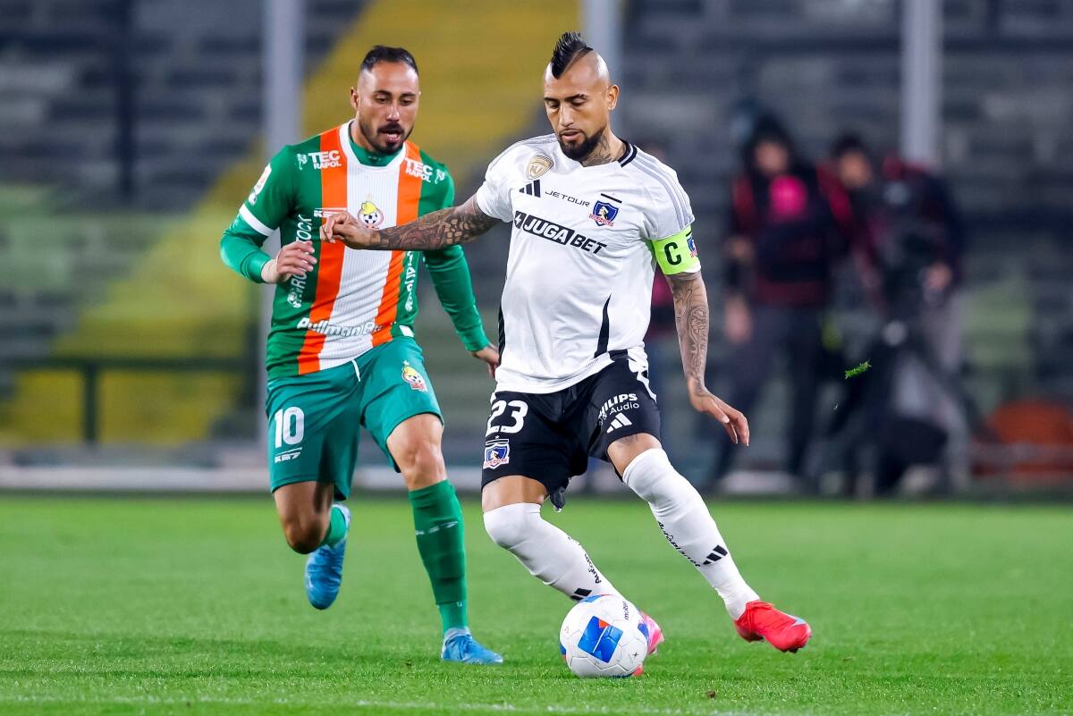 Sin Arturo Vidal, los Albos visitarán el Estadio El Cobre de El Salvador, en un duelo clave por la lucha para entrar a copas internacionales. Foto: Aton.