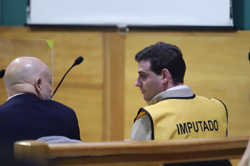 Pradenas es acusado como autor de cinco delitos de abuso sexual y dos delitos de violacion. Créditos: ATON