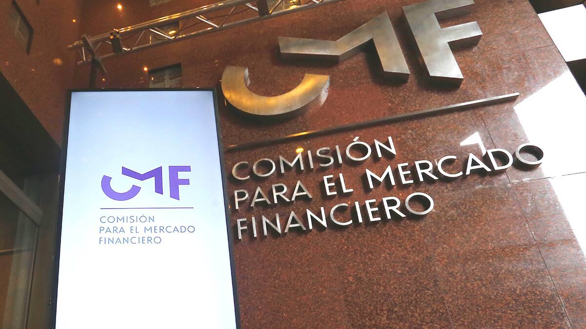 ¡Hay sueldos de hasta $4 millones! Estas son las ofertas de trabajo en la Comisión para el Mercado Financiero