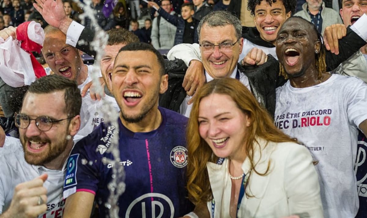 Cinco años lleva la pareja al mando del Toulouse FC, liderando un modelo que muy posiblemente exporten al Milan, donde también tienen intereses financieros.