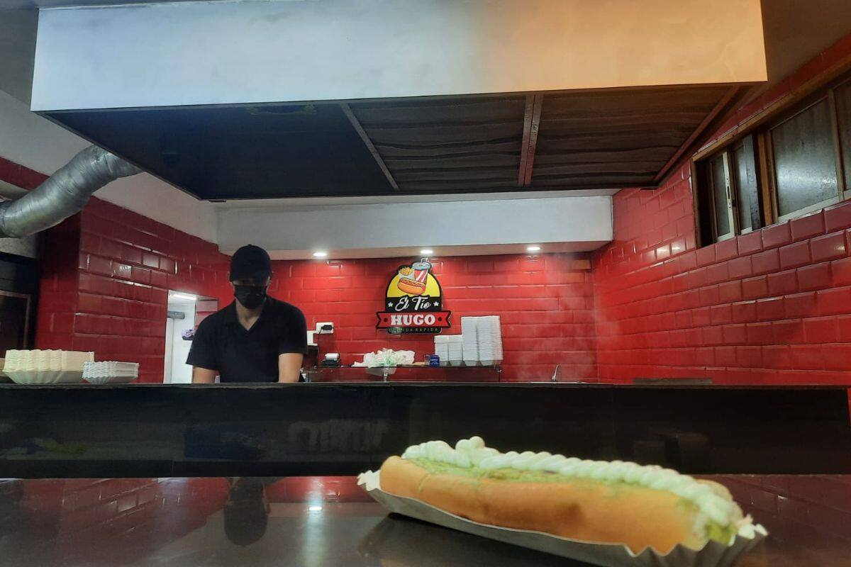 Local de comida rápida ubicado en Talagante.
Créditos: Equipo de En La Hora.