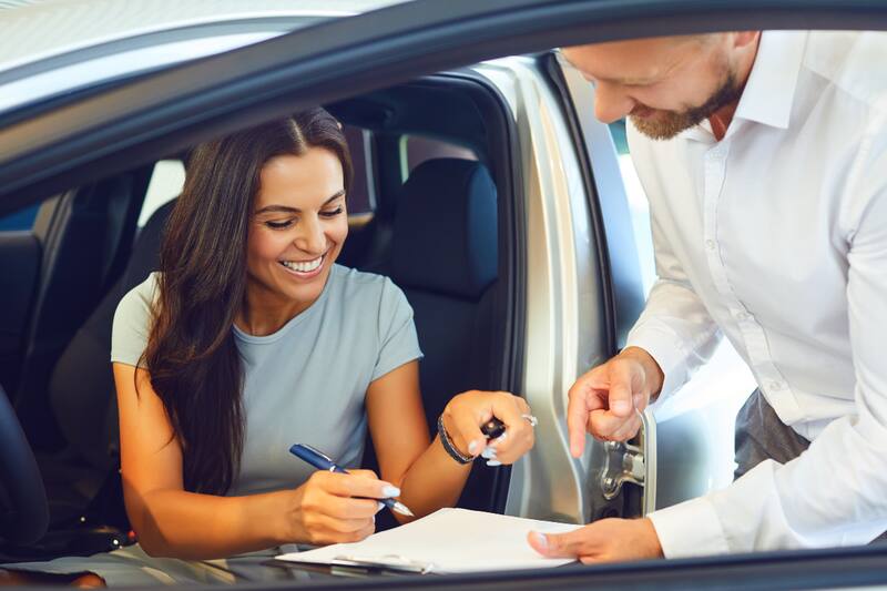 Revisa porque no podrías poner a tu nombre un auto.