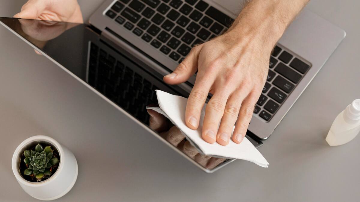 Así puedes limpiar tu notebook sin peligro de que se eche a perder