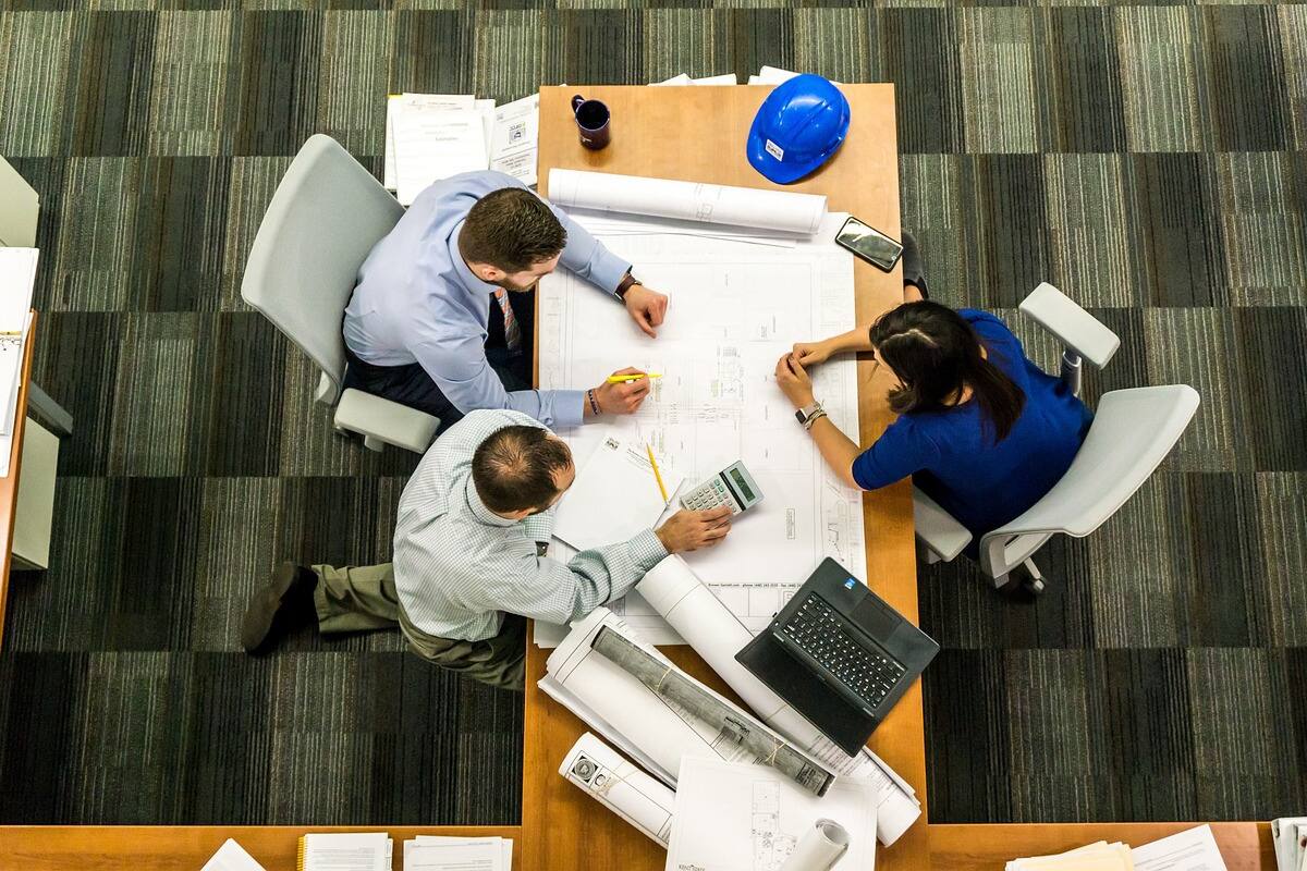 La Inteligencia Artificial explicó cuáles serían los mejores puntos de la capital para encontrar trabajo.