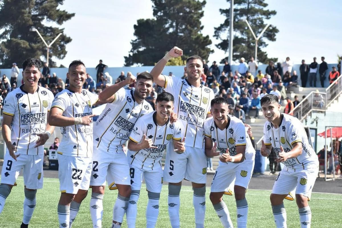 goleó a Santiago City. Foto: @conconnationalfc