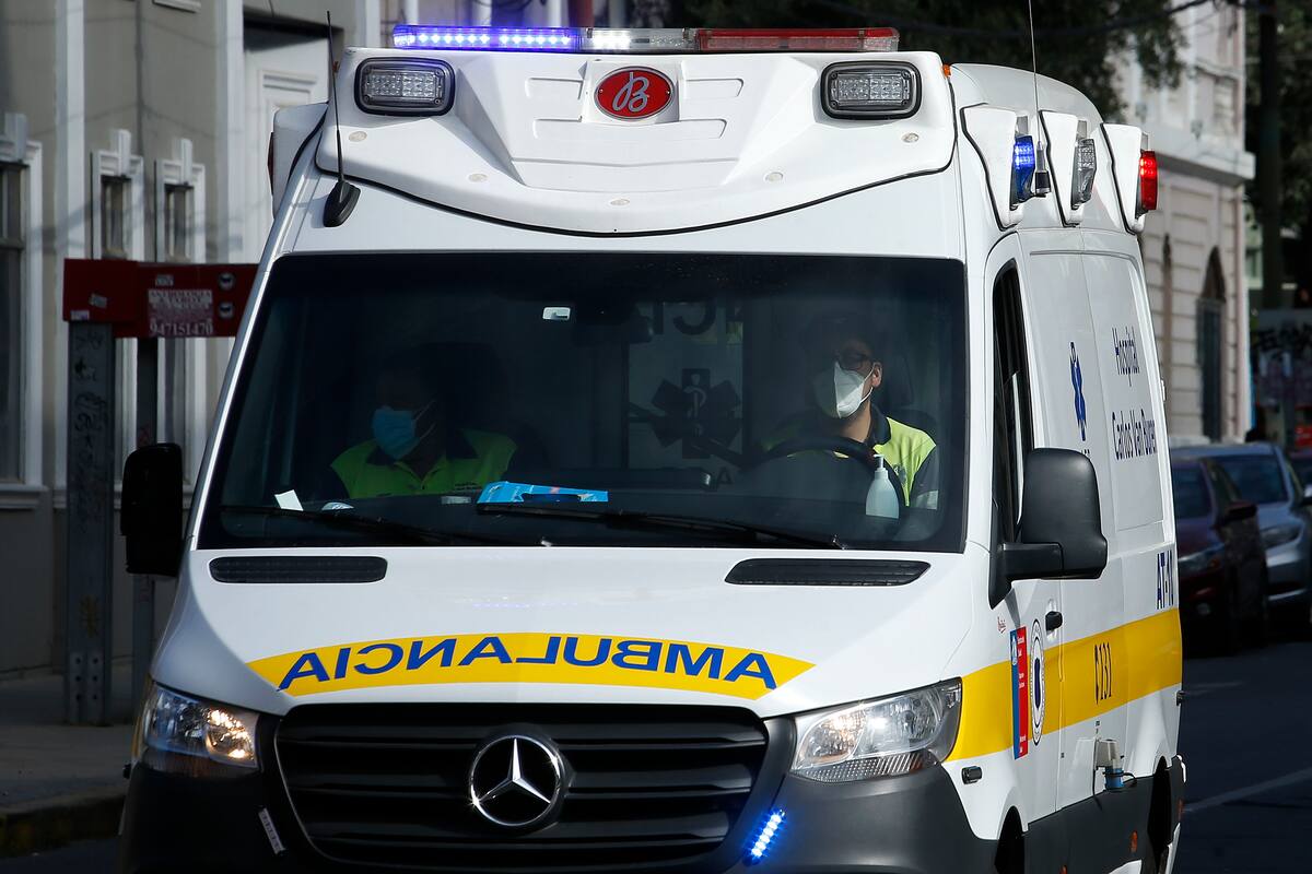 El conductor de la ambulancia del SAMU fue detenido por Carabineros en medio de una emergencia. Créditos: ATON (imagen referencial).