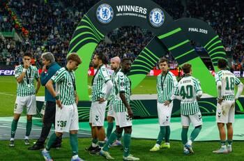 “Corazones quebrados”: La prensa española quedó desolada por caída del Betis de Pellegrini