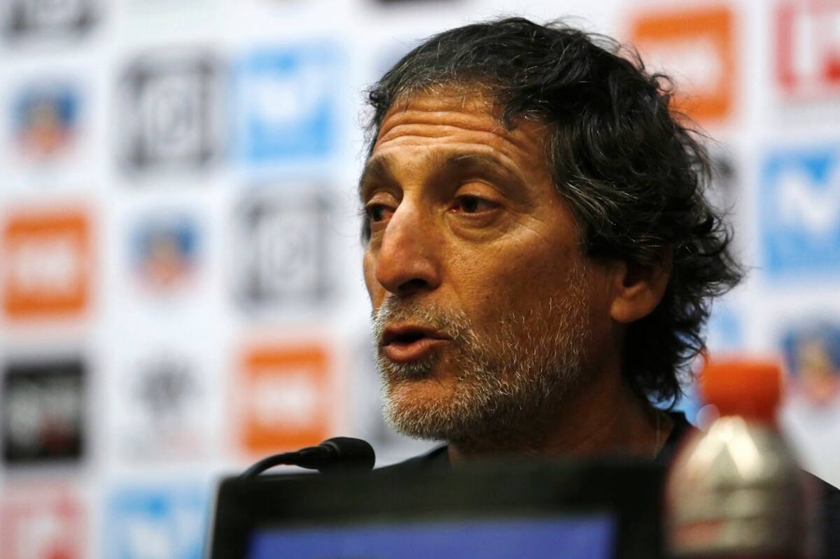 Futbol, Conferencia prensa Colo Colo.
El entrenador de Colo Colo Mario Salas, habla con la prensa durante conferencia de prensa en el estadio Monumental.
Santiago, Chile.
28/03/2019
Marcelo Hernandez/Photosport
Football, Press media Colo Colo.
Colo Colo's head coach Mario Salas, talks during a press media at Monumental Stadium.
Santiago, Chile.
28/03/2019
Marcelo Hernandez/Photosport