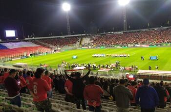 Duro golpe para el fútbol chileno: Conmebol vetó 3 estadios para los torneos internacionales