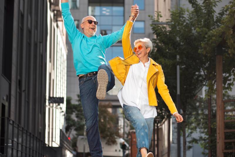 Revisa qué tips entrega la IA para cuidarnos durante la tercera edad.