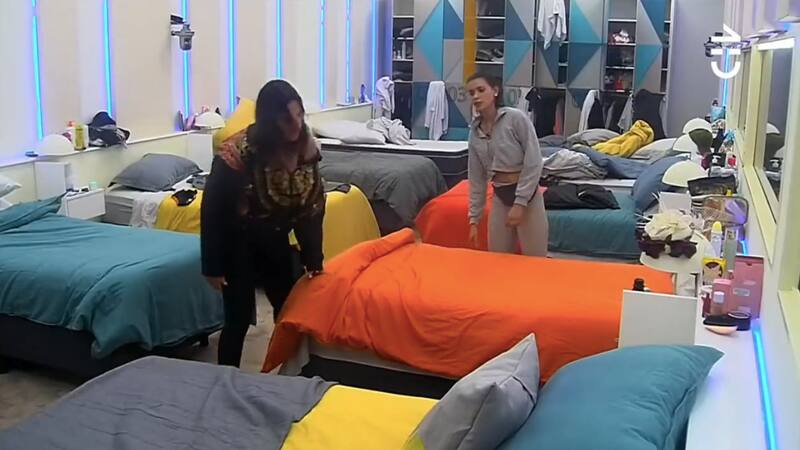 Constanza Capelli y Trinidad Cerda en "Gran Hermano" Chile. Foto: CHV.