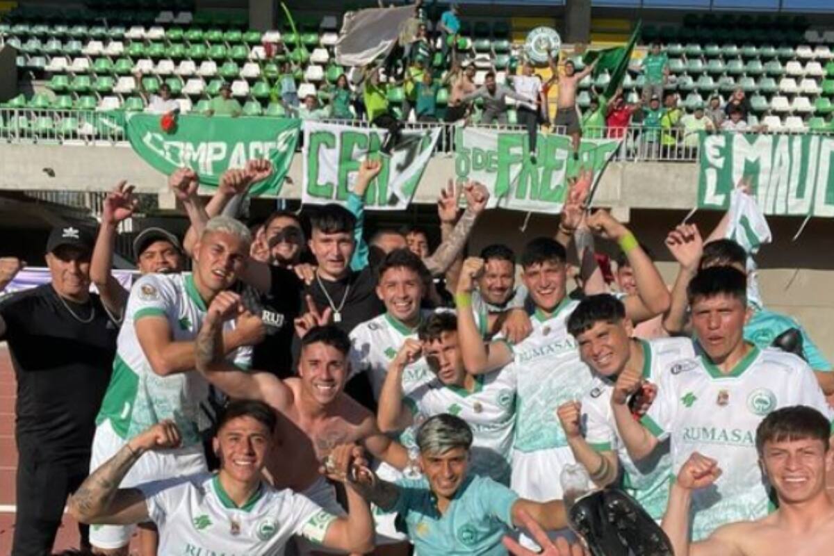 Rubén Martínez dirigió a Patricio Muñoz en Constitución Unido durante la temporada 2024. Foto: Constitución Unido