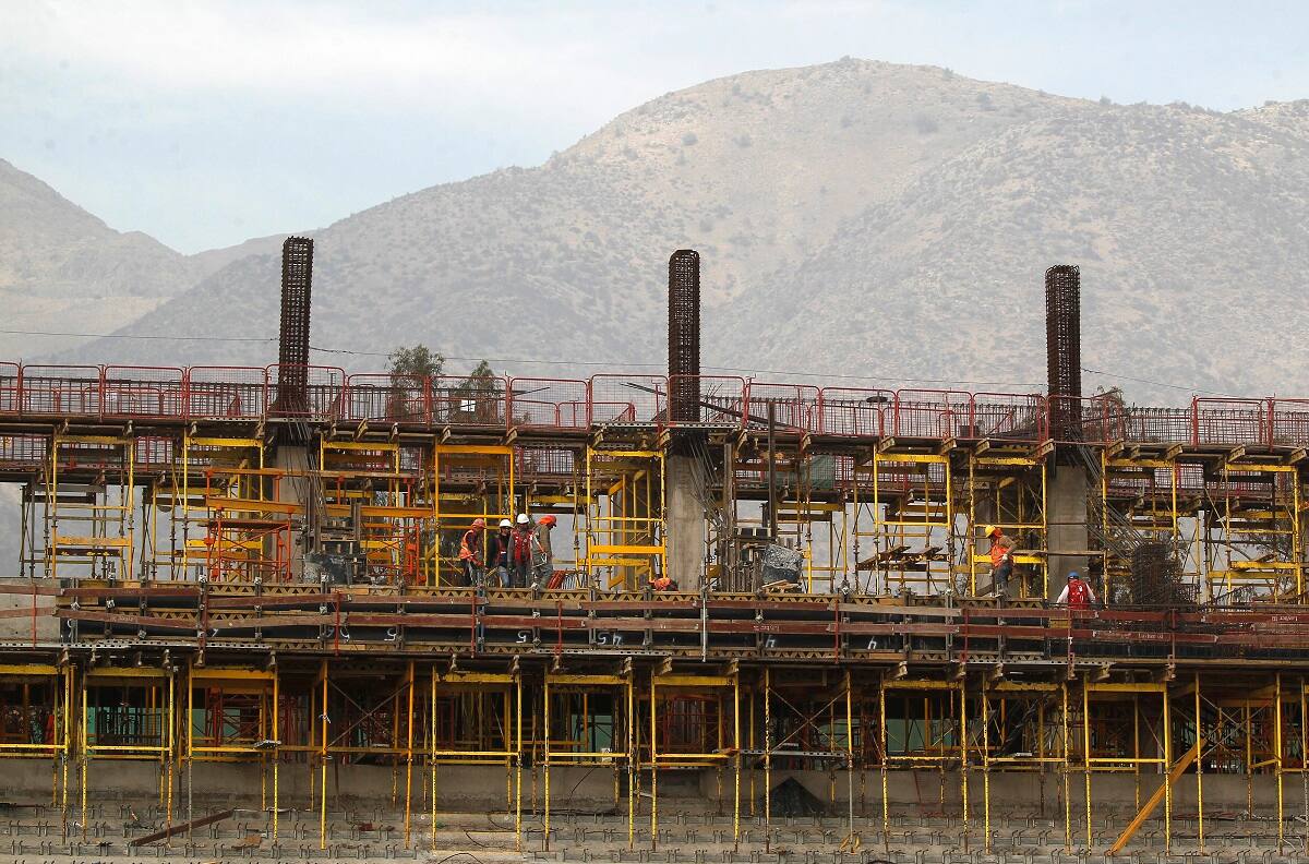 Constructora chilena demanda a embajada de Emiratos Árabes por US$1,5 millones