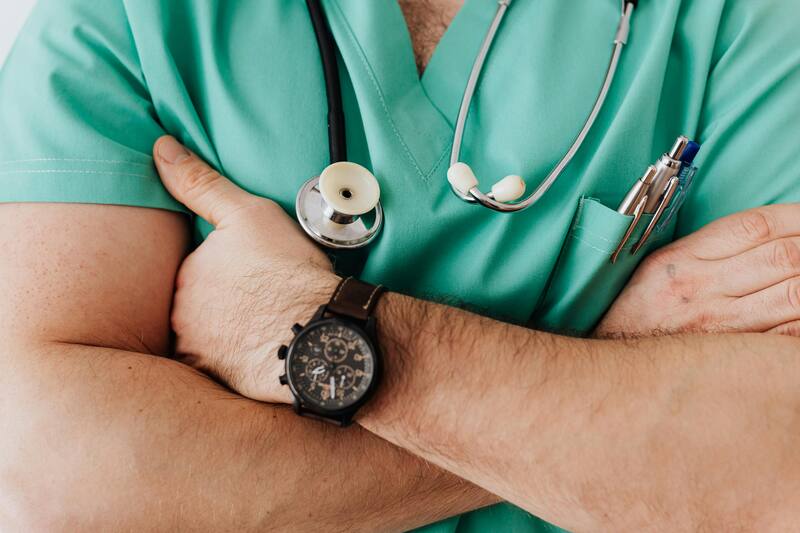 Conoce las especializaciones cuyas consultas médicas tienen descuento para clientes de Banco Estado. Créditos: Pexels.