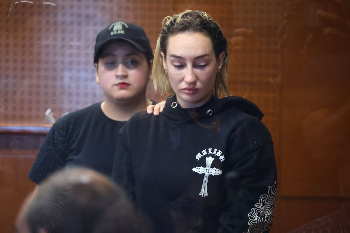 Santiago, 25 de febrero 2026.
Control de detencion de la influencer Francisca Maira, tras un accidente con un repartidor en la comuna de Lo Barnechea.
Jonnathan Oyarzun/Aton Chile