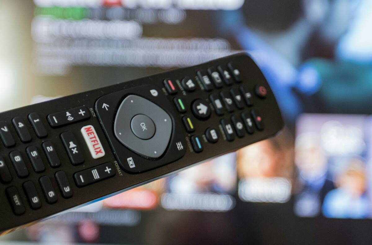 ¿Para que sirven realmente los botones de colores del control remoto de tu televisor?