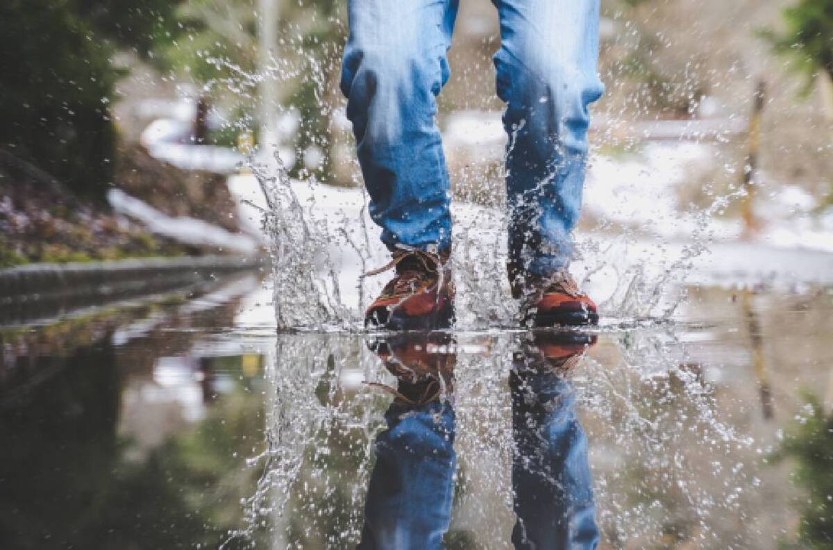 ¿Eres de las personas que se le mojan los zapatos con la lluvia? Déjalos impermeables con sencillos trucos