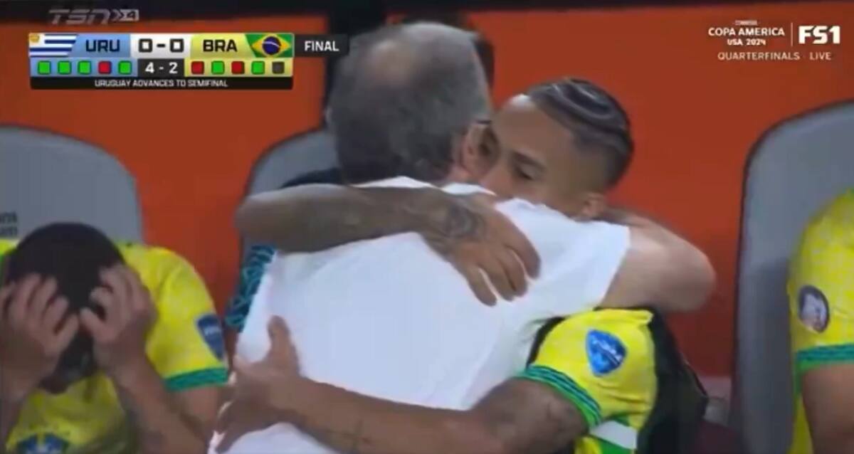 Marcelo Bielsa consoló a Raphinha