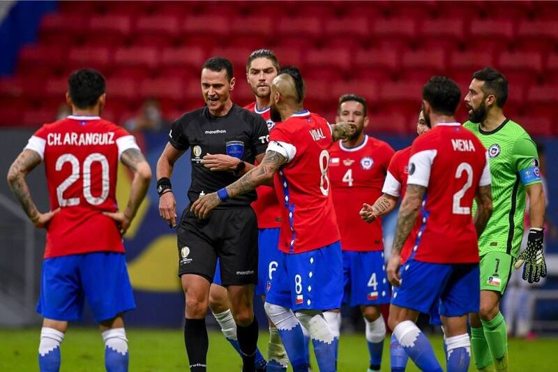 El colombiano Wilmar Roldán será el árbitro del Chile vs Canadá. Un juez que tiene un vasto historial con el fútbol chileno.
