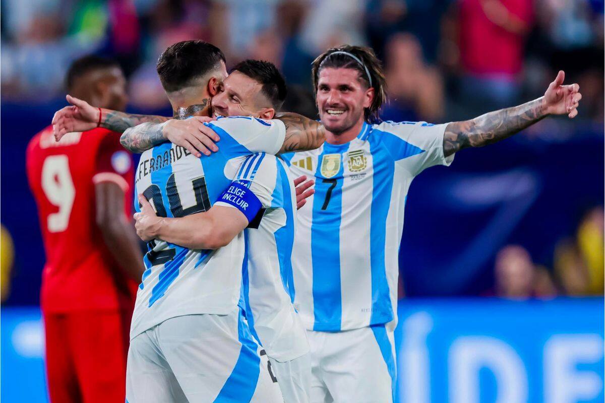 Argentina derrotó por 2-0 a Canadá y pasó a la gran final. Foto: EFE.