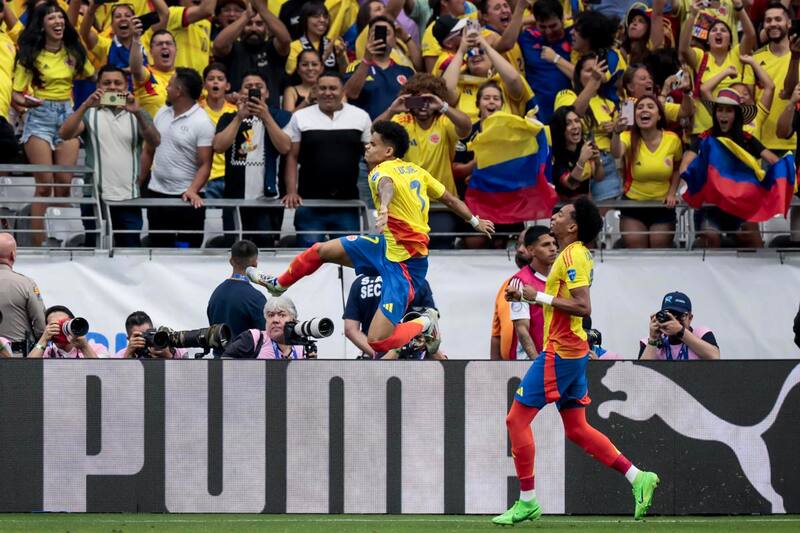 Luis Díaz es la gran figura de Colombia. EFE