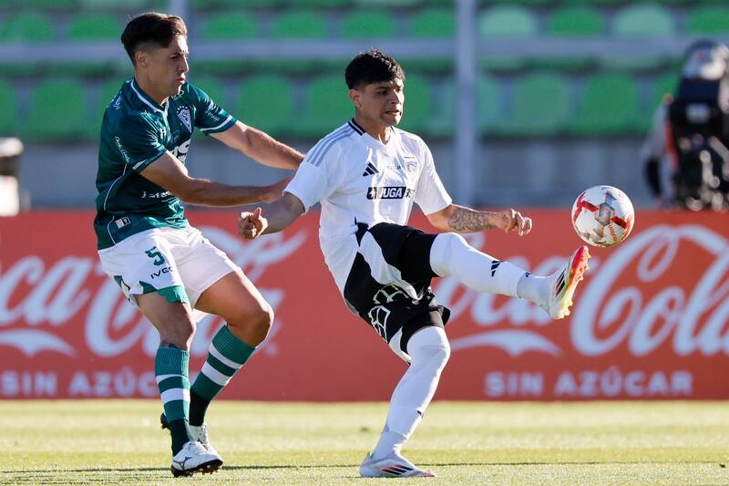 Colo Colo enfrenta a Santiago Wanderers.