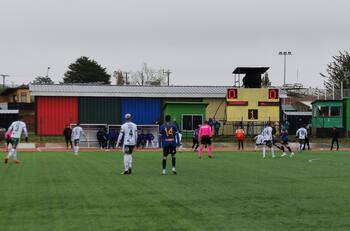 FOTO | ¿Bandera chilena? El insólito error de Deportes Puerto Montt al presentar su formación titular en Copa Chile