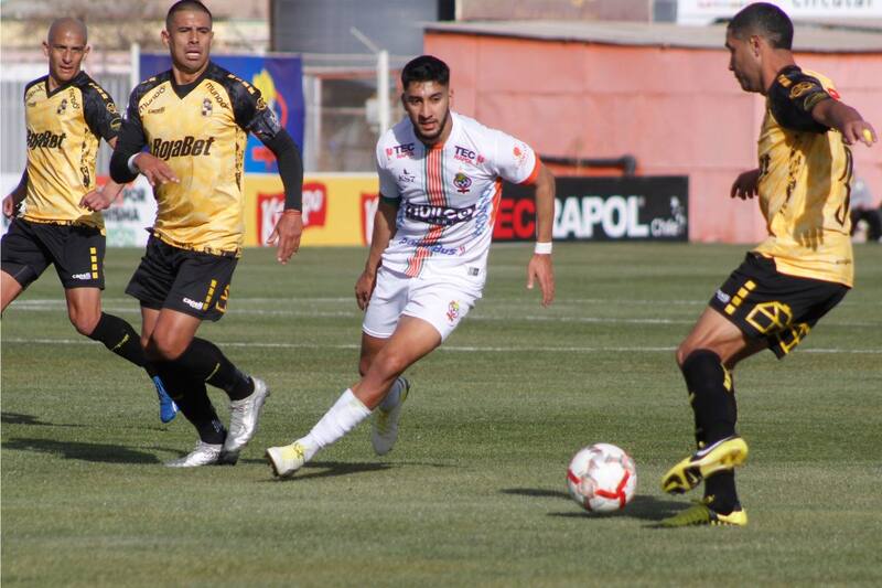 Cobresal le ganó a Coquimbo Unido, pero de todos modos fue el cuadro Pirata el que avanzó en Copa Chile, por diferencia de goles. Foto: Agencia Aton.