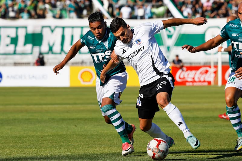 Colo Colo y Santiago Wanderers juegan este domingo 6 de abril.