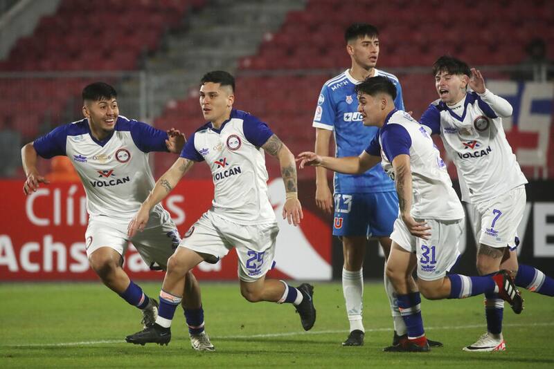 Municipal Puente Alto comenzó ganando el partido ante la U tras el gol de Matías Bravo. Foto: Aton.